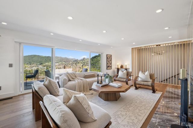 105 Oak Ridge Rd, San Rafael, CA 94903