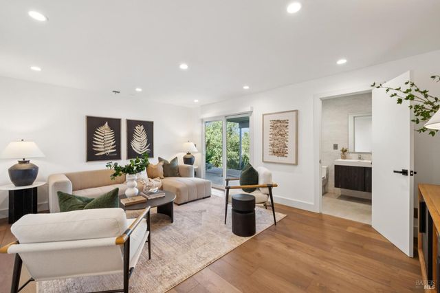 105 Oak Ridge Rd, San Rafael, CA 94903