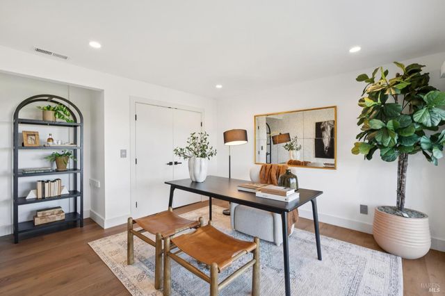 105 Oak Ridge Rd, San Rafael, CA 94903