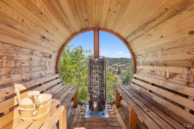 105 Oak Ridge Rd, San Rafael, CA 94903