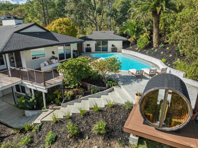 105 Oak Ridge Rd, San Rafael, CA 94903