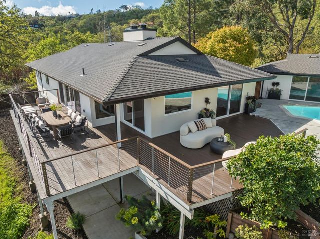 105 Oak Ridge Rd, San Rafael, CA 94903
