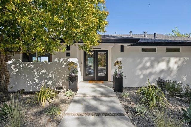 105 Oak Ridge Rd, San Rafael, CA 94903