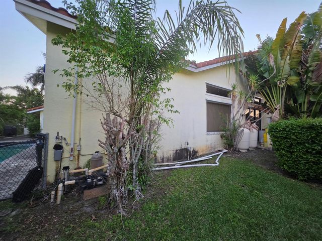 4977 NW 97th Drive, Coral Springs, FL 33076