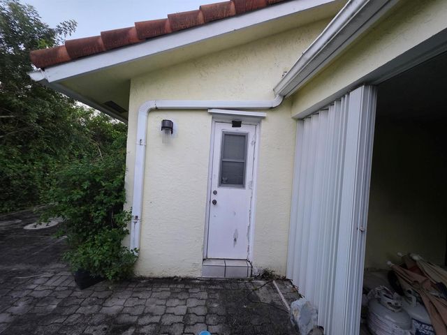 4977 NW 97th Drive, Coral Springs, FL 33076