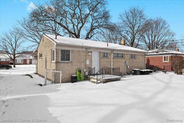 14432 Lyons Street, Livonia, MI 48154