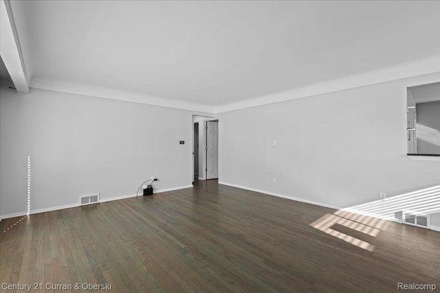 14432 Lyons Street, Livonia, MI 48154