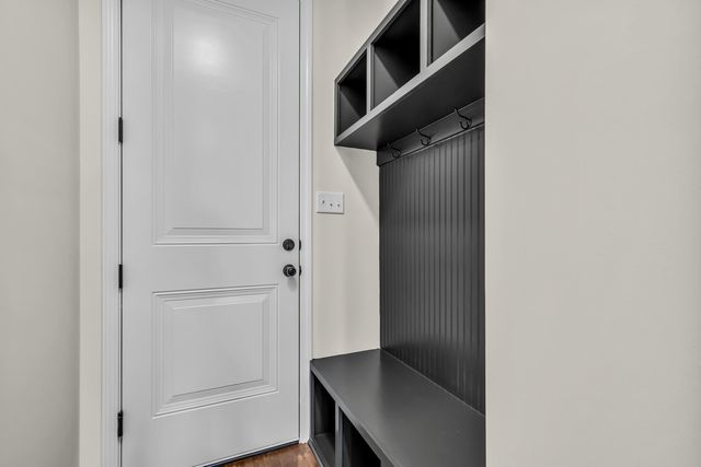 6301 BEVAN LAKE DR, Arlington, TN 38002