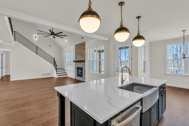 6301 BEVAN LAKE DR, Arlington, TN 38002