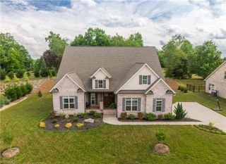 3318 Waterford Glen Lane, Clemmons, NC 27012