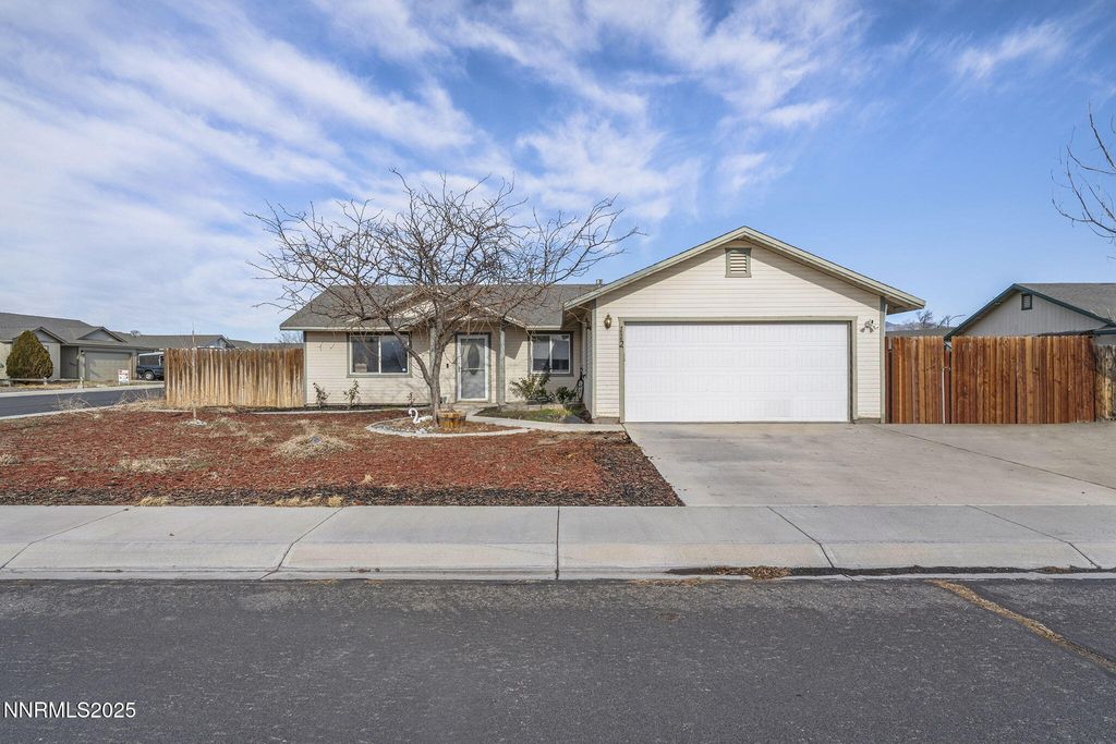 112 Eaglewood Drive, Fernley, NV 89408