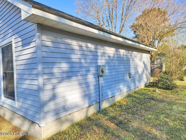2823 Harvest, Grimesland, NC 27837