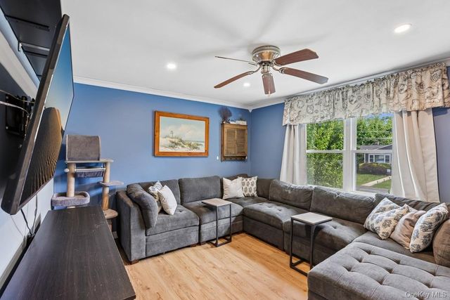 413 Pecan Street, Lindenhurst, NY 11757