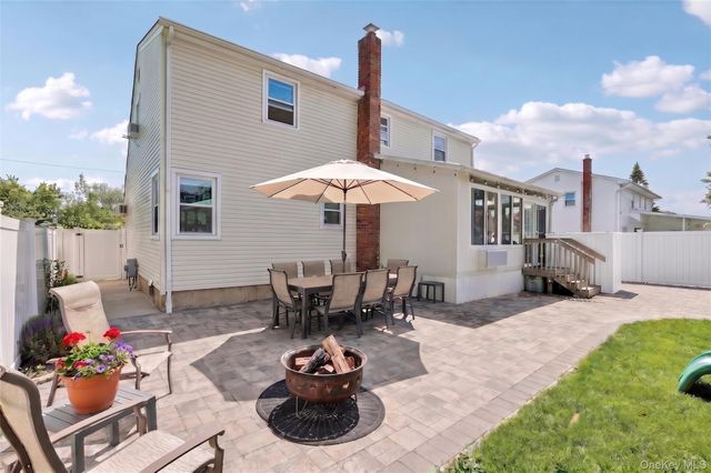 413 Pecan Street, Lindenhurst, NY 11757