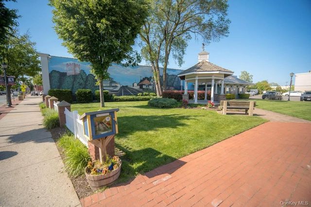 413 Pecan Street, Lindenhurst, NY 11757