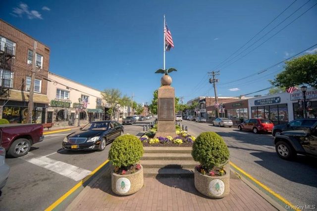 413 Pecan Street, Lindenhurst, NY 11757