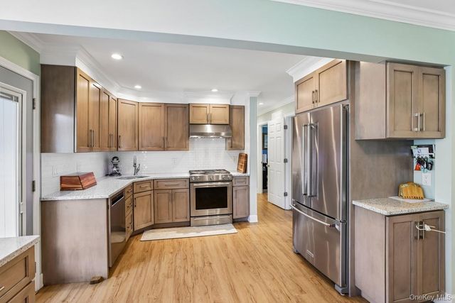 413 Pecan Street, Lindenhurst, NY 11757