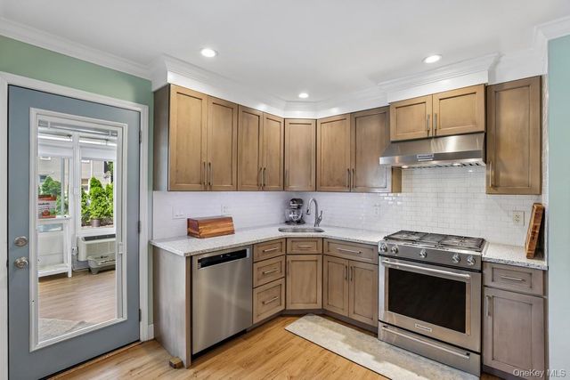 413 Pecan Street, Lindenhurst, NY 11757