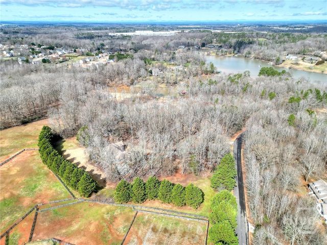 66 Highland Drive, Jefferson, GA 30549