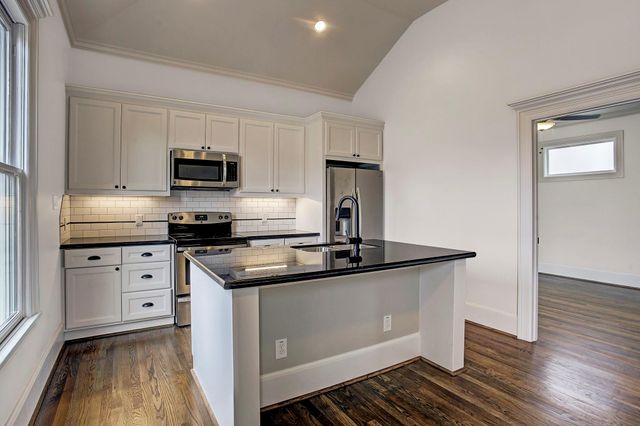 1131 Oxford St, Garage Apartment, Houston, TX 77008