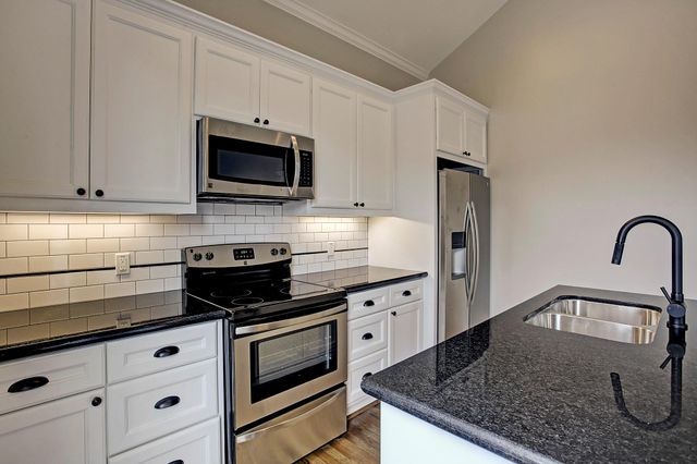 1131 Oxford St, Garage Apartment, Houston, TX 77008