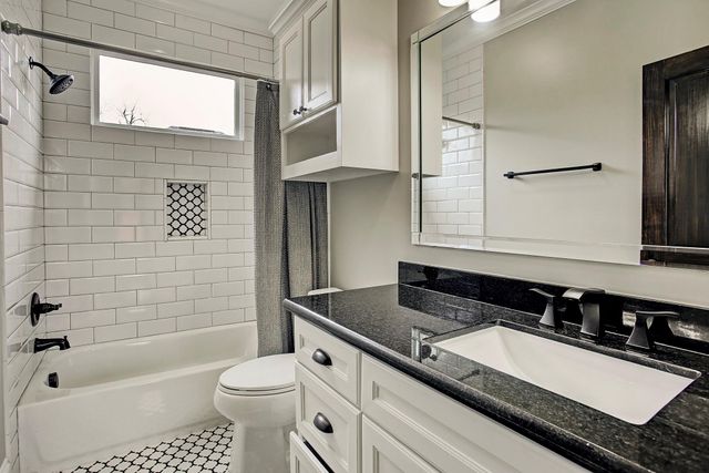 1131 Oxford St, Garage Apartment, Houston, TX 77008