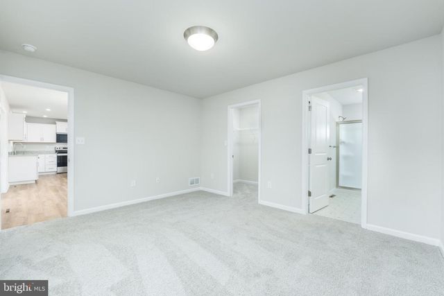 304 AMBERLEIGH LN, Shippensburg, PA 17257