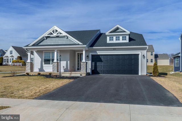 304 AMBERLEIGH LN, Shippensburg, PA 17257