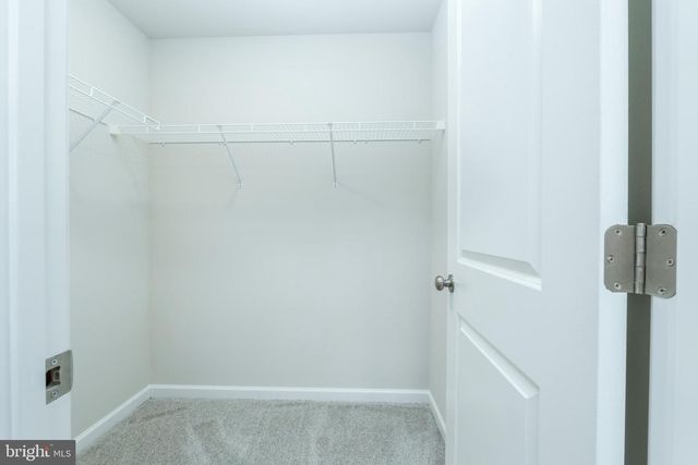 304 AMBERLEIGH LN, Shippensburg, PA 17257