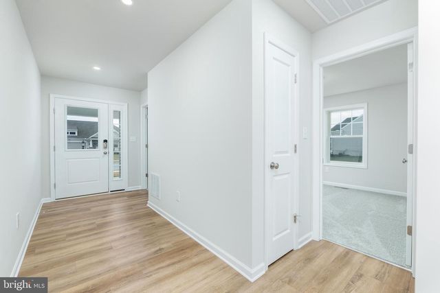 304 AMBERLEIGH LN, Shippensburg, PA 17257