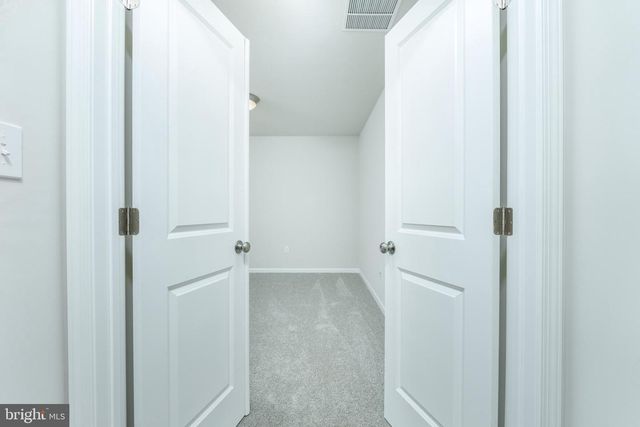 304 AMBERLEIGH LN, Shippensburg, PA 17257