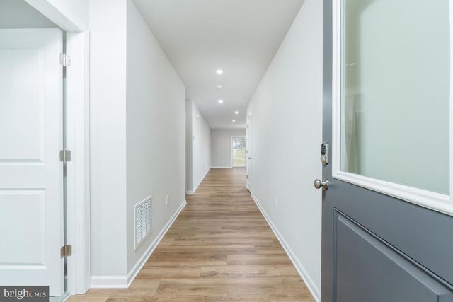 304 AMBERLEIGH LN, Shippensburg, PA 17257