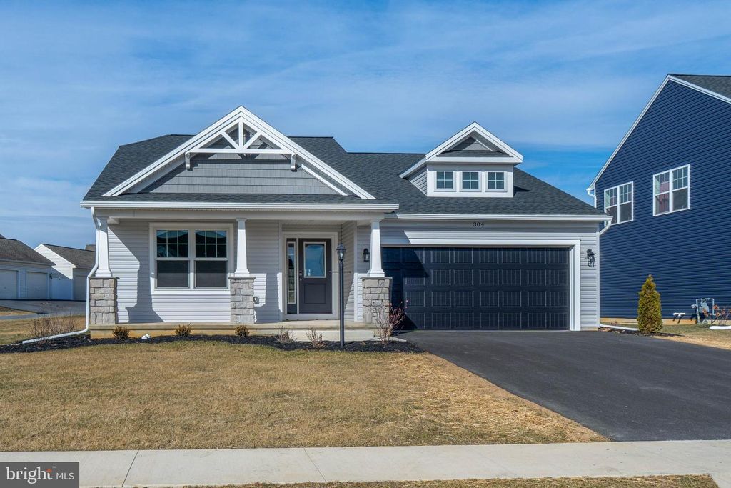 304 AMBERLEIGH LN, Shippensburg, PA 17257