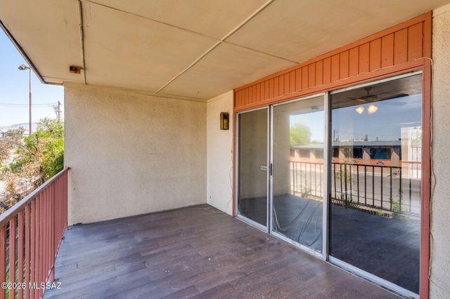 1600 N Wilmot Rd Unit 290, Tucson, AZ 85712
