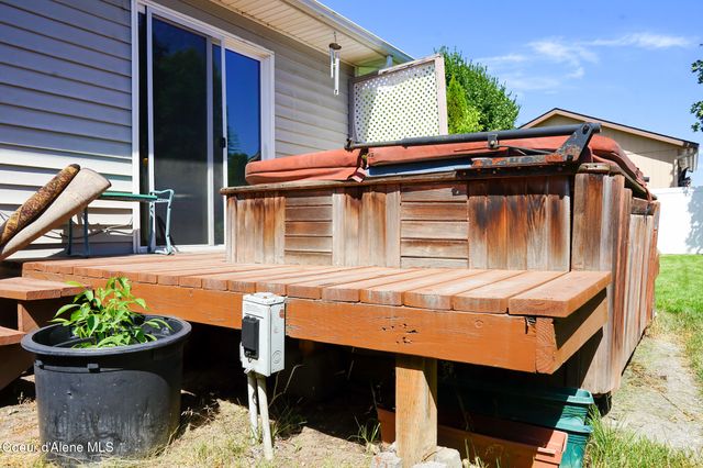 623 E Maple PL, Hayden, ID 83835