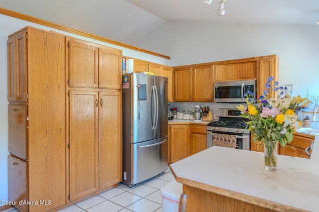 623 E Maple PL, Hayden, ID 83835