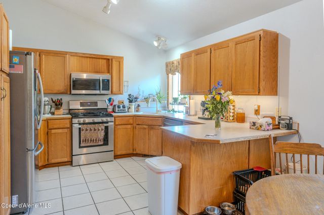 623 E Maple PL, Hayden, ID 83835