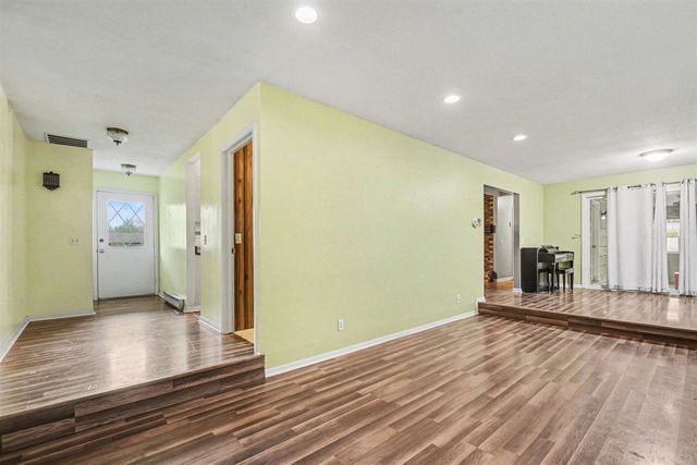 5564 Newton Avenue, Coloma, MI 49038