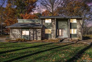 2713 Coyote Ridge, Milford, MI 48381