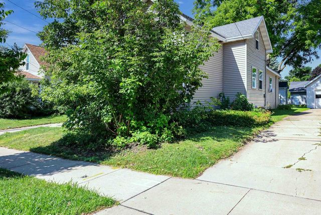 1407 N MAIN STREET, Oshkosh, WI 54901