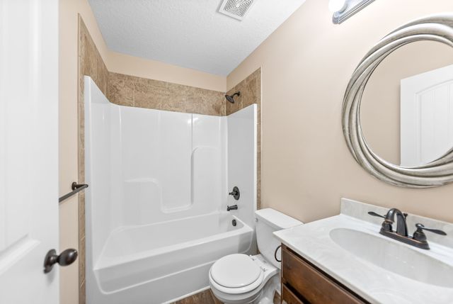 375 McGee Ct Apt 4, Clarksville, TN 37040