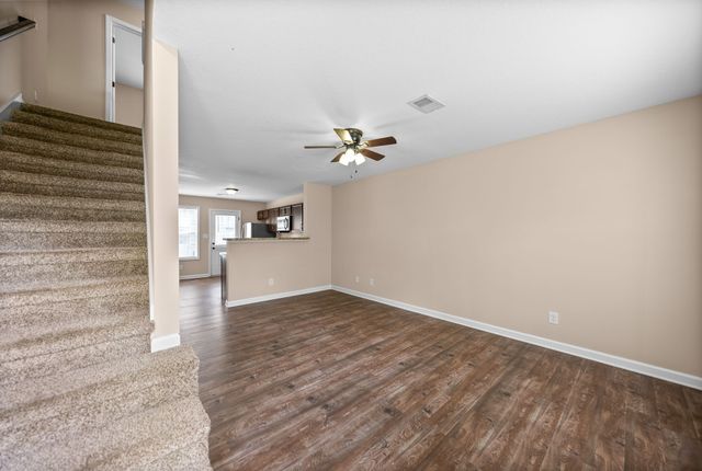 375 McGee Ct Apt 4, Clarksville, TN 37040