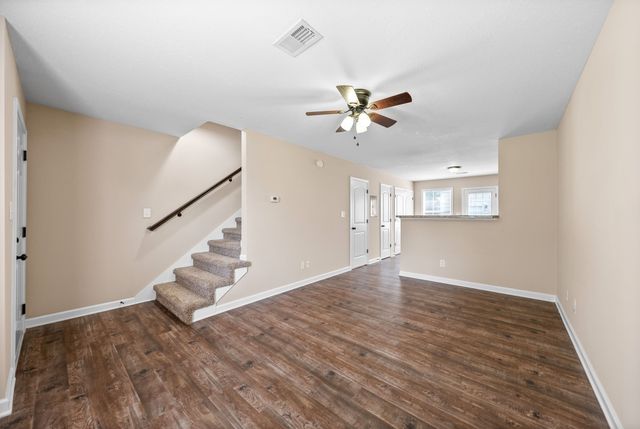375 McGee Ct Apt 4, Clarksville, TN 37040
