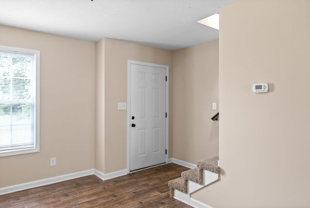 375 McGee Ct Apt 4, Clarksville, TN 37040