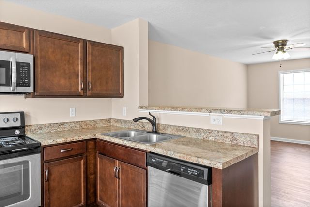 375 McGee Ct Apt 4, Clarksville, TN 37040