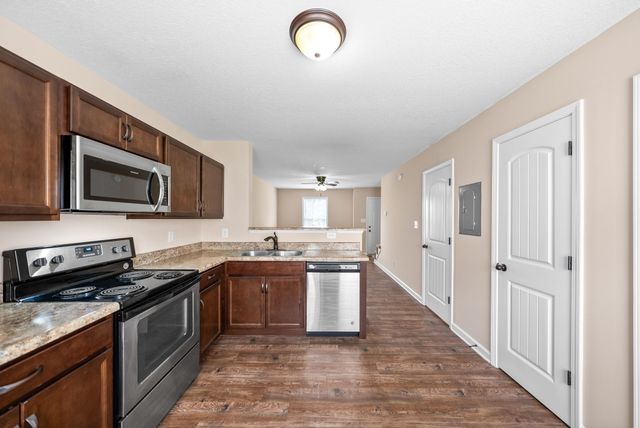 375 McGee Ct Apt 4, Clarksville, TN 37040