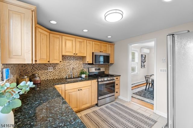 9 Saint Charles Ave, West Caldwell Twp., NJ 07006