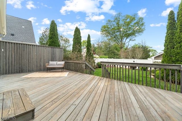 9 Saint Charles Ave, West Caldwell Twp., NJ 07006