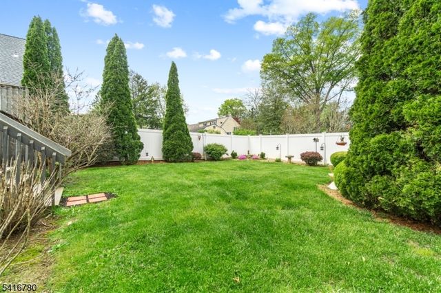 9 Saint Charles Ave, West Caldwell Twp., NJ 07006