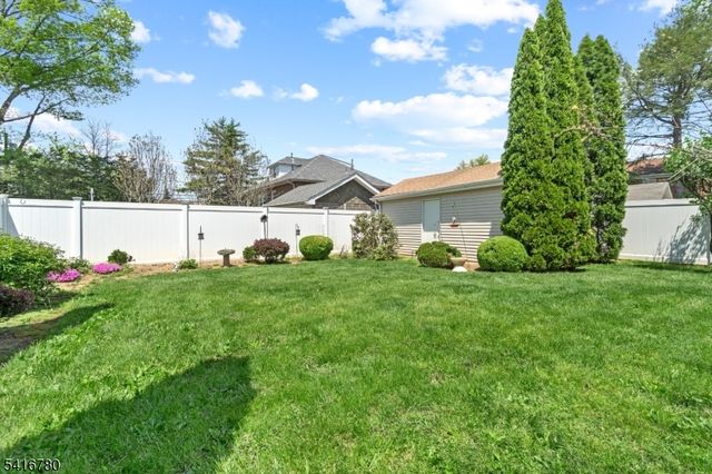 9 Saint Charles Ave, West Caldwell Twp., NJ 07006